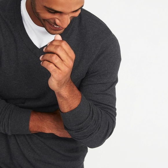 Old Navy V-Neck Sweater for Men - Picture 3 of 4